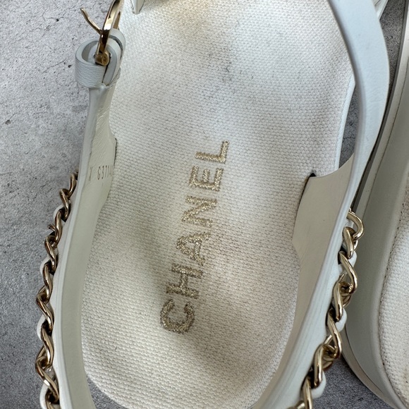 CHANEL CHAIN CALFSKIN SANDALS - Picture 6 of 9